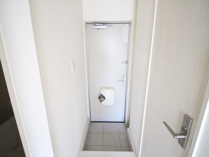 物件内観写真15　(玄関)