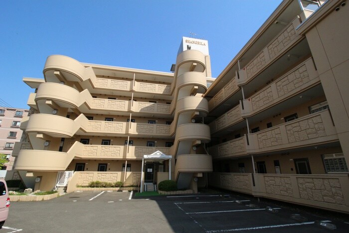 物件外観写真2　(駐車場)