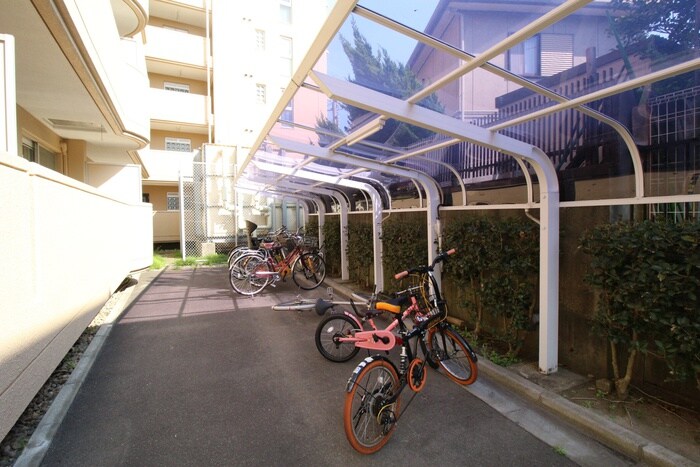 物件外観写真6　(駐輪場)