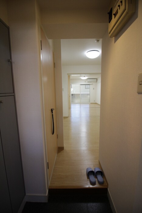 物件内観写真16　(玄関)