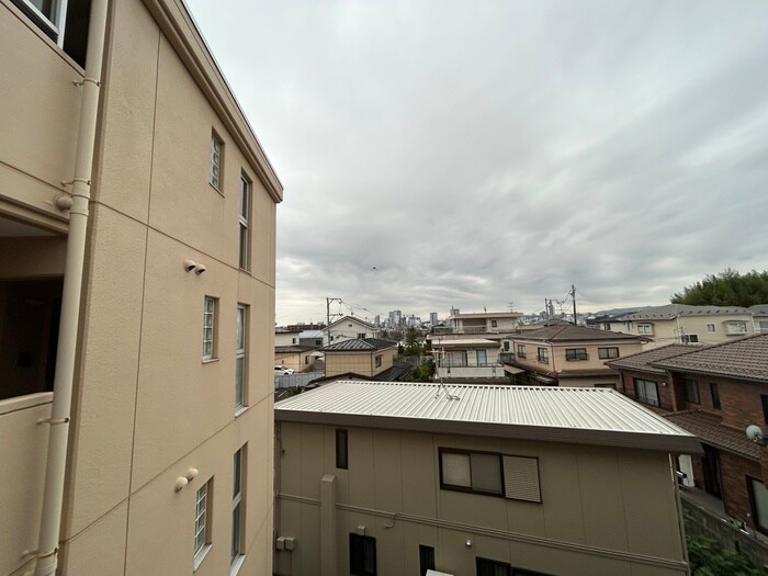 物件内観写真22　(室内からの展望)