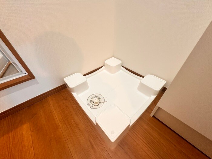 物件内観写真16　(洗濯機置場)