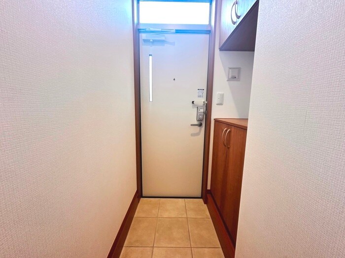 物件内観写真19　(玄関)