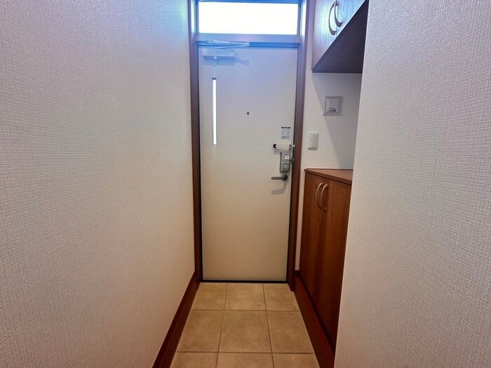 物件内観写真19　(玄関)