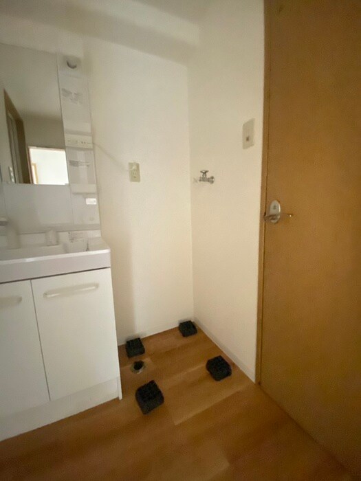 物件内観写真13　(洗濯機置場)