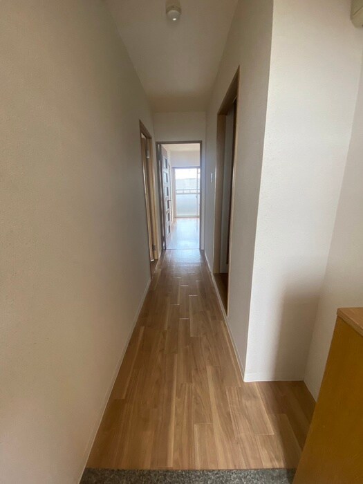 物件内観写真15　(廊下)