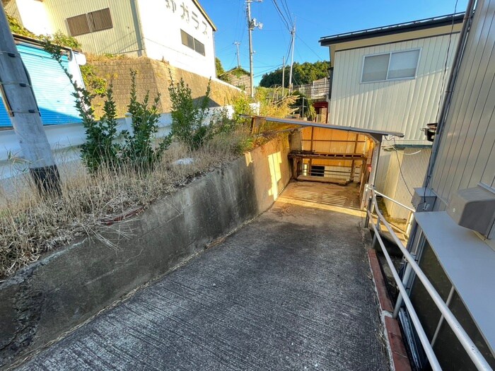 物件外観写真3　(駐車場)