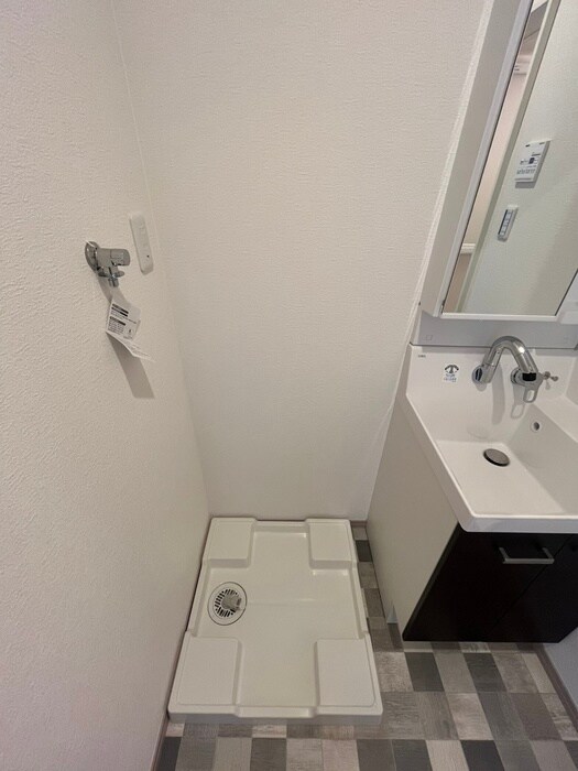 物件内観写真13　(洗濯機置場)