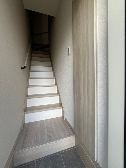 物件内観写真16　(玄関)