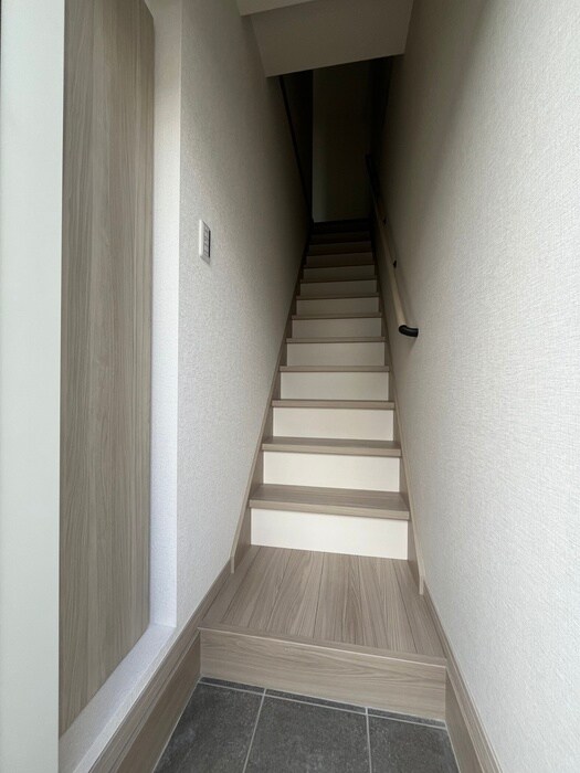 物件内観写真16　(玄関)