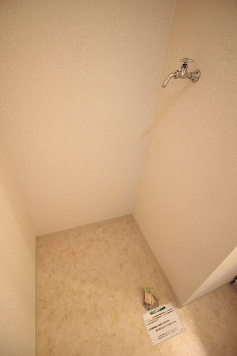 物件内観写真15　(洗濯機置場)