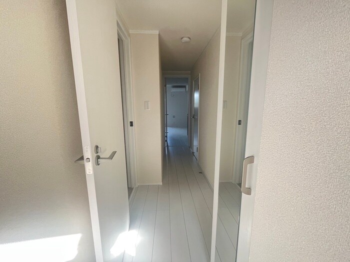 物件内観写真21　(廊下)