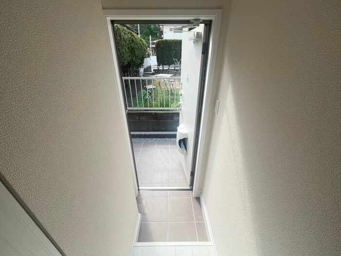 物件内観写真22　(玄関)