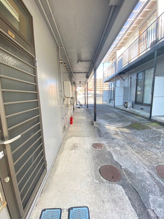 物件外観写真3　(エントランス部分)