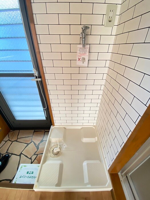 物件内観写真15　(洗濯機置場)