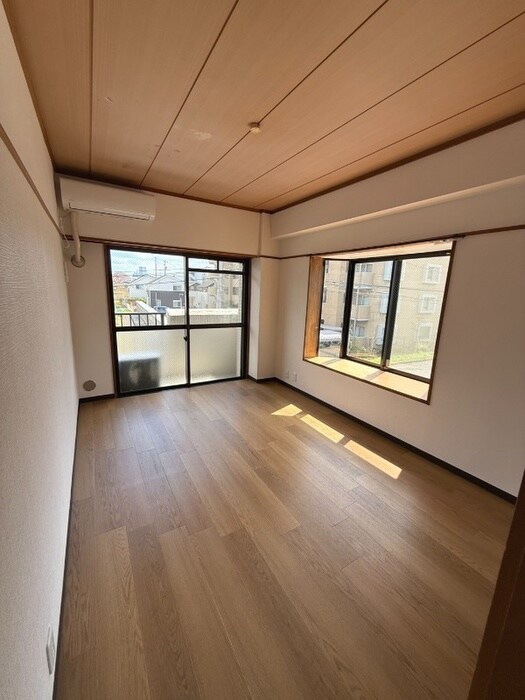 物件内観写真4　(居室)