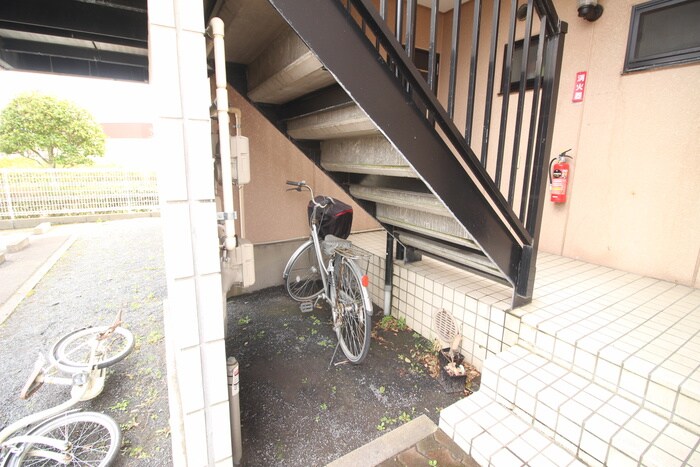 物件外観写真6　(駐輪場)