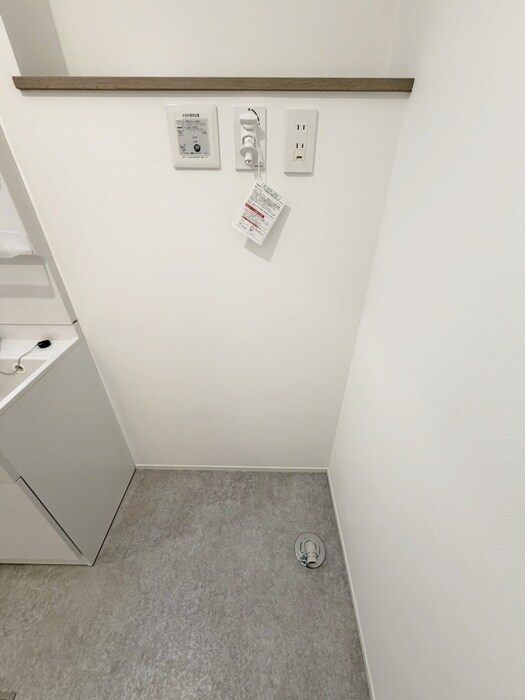 物件内観写真12　(洗濯機置場)