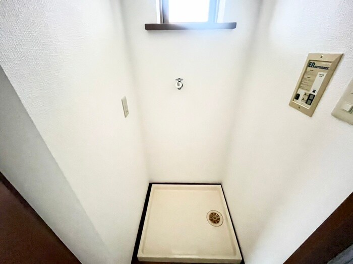 物件内観写真13　(洗濯機置場)