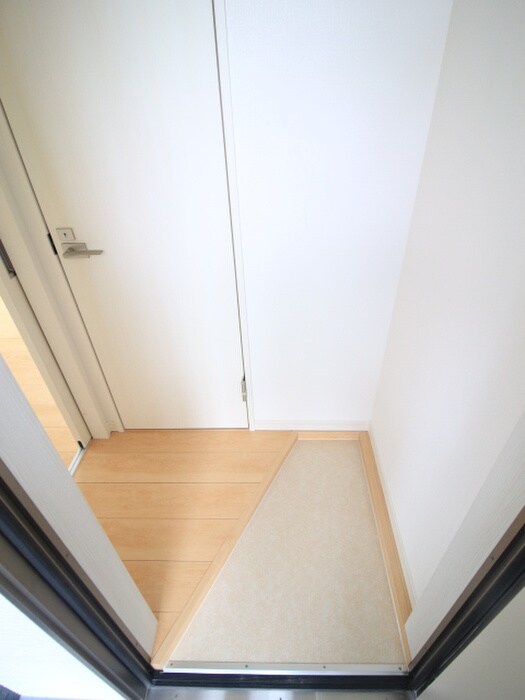 物件内観写真7　(玄関)