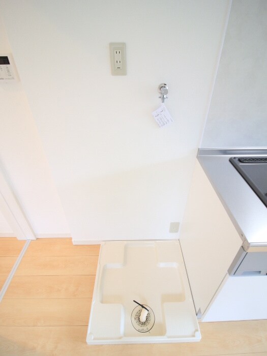 物件内観写真10　(洗濯機置場)