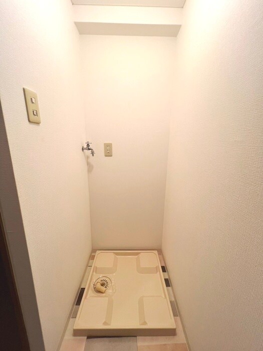 物件内観写真15　(洗濯機置場)