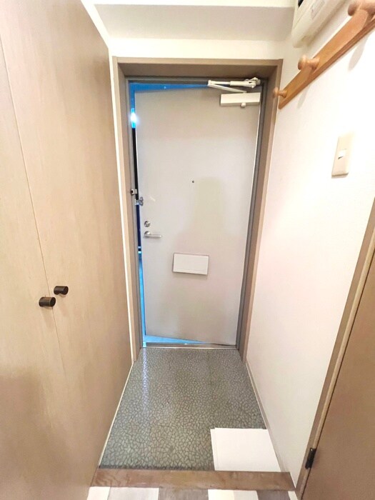 物件内観写真18　(玄関)
