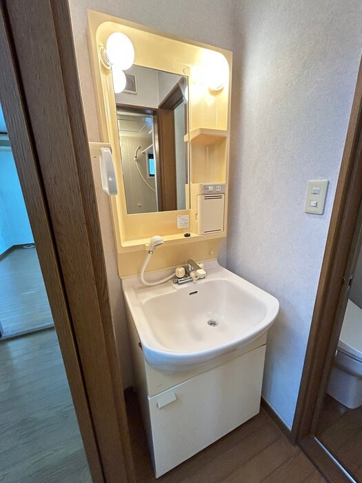 物件内観写真12　(洗面)