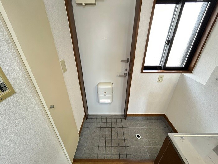 物件内観写真19　(玄関)