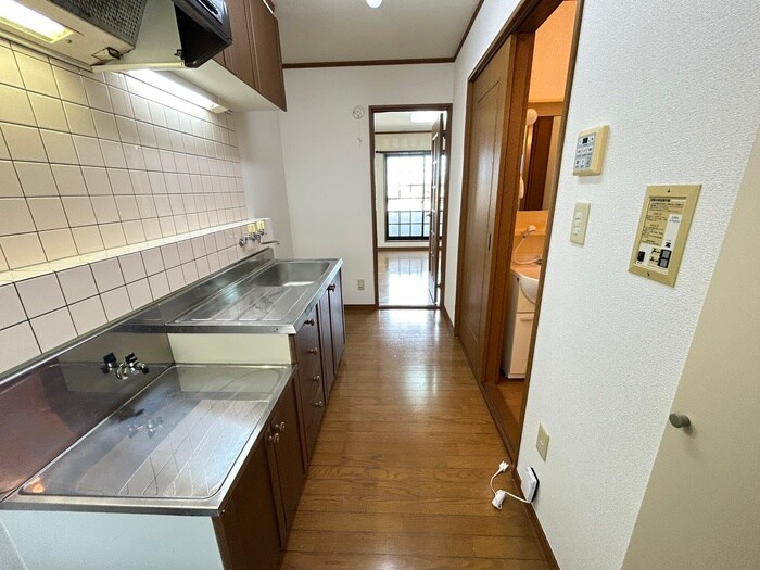 物件内観写真20　(廊下)