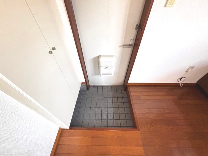 物件内観写真21　(玄関)
