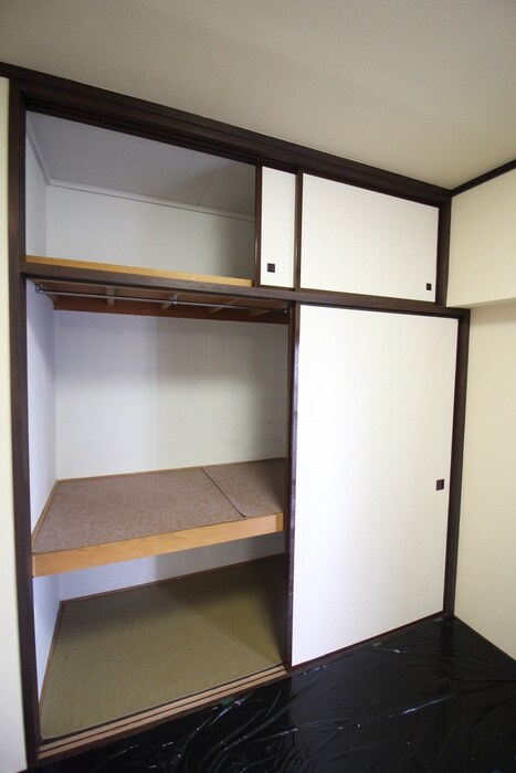 物件内観写真12　(収納)