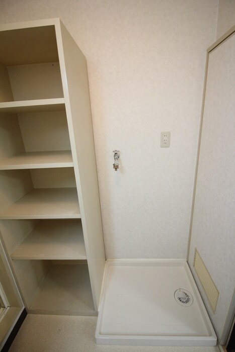 物件内観写真18　(洗濯機置場)