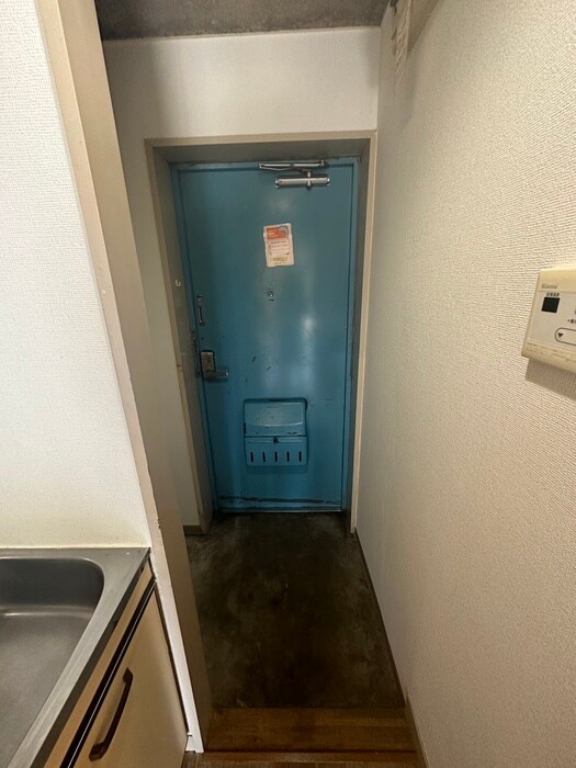 物件内観写真13　(玄関)