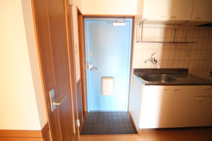 物件内観写真16　(玄関)