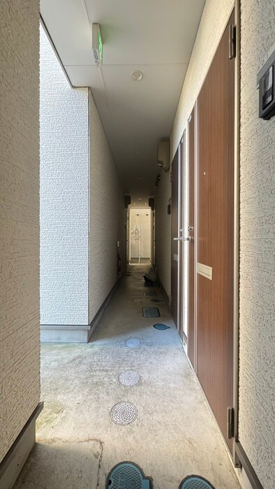 物件外観写真5　(エントランス部分)