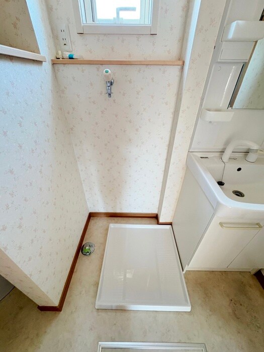 物件内観写真15　(洗濯機置場)