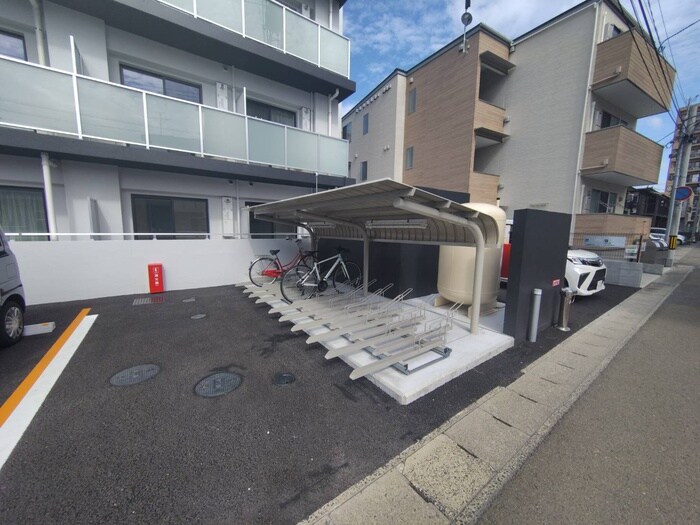 物件外観写真4　(駐輪場)