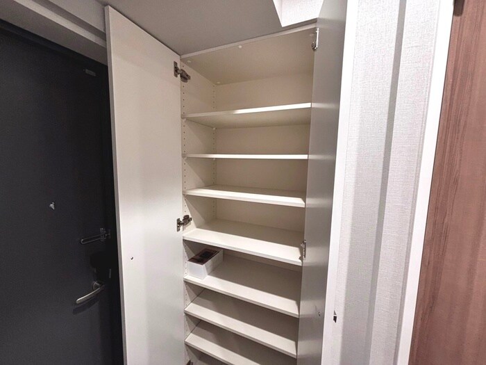 物件内観写真17　(靴箱)