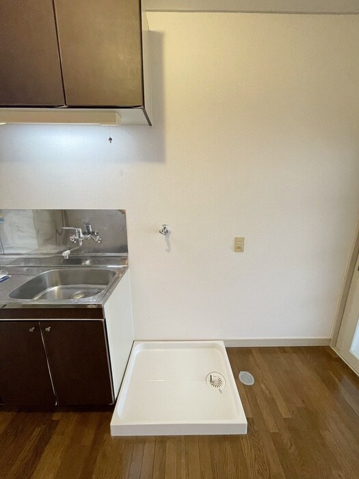 物件内観写真12　(洗濯機置場)