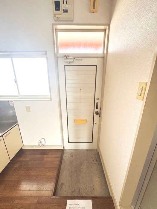 物件内観写真14　(玄関)