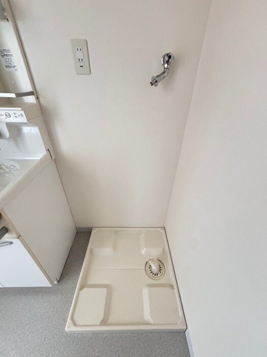 物件内観写真15　(洗濯機置場)