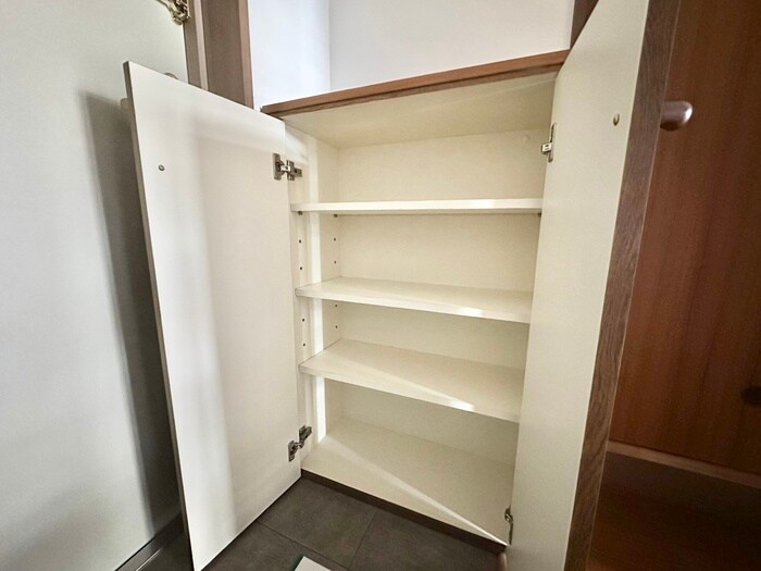 物件内観写真16　(靴箱)