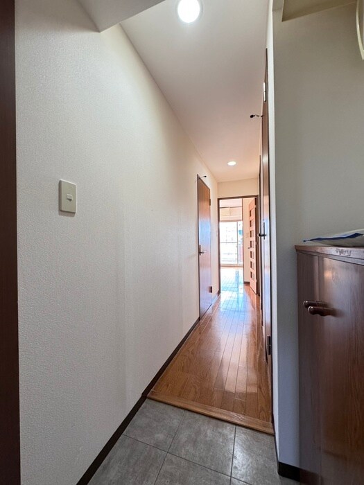 物件内観写真17　(廊下)