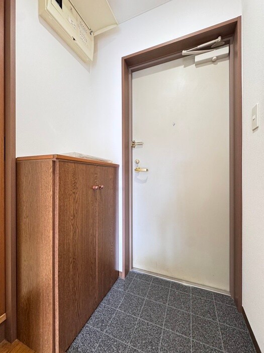 物件内観写真18　(玄関)
