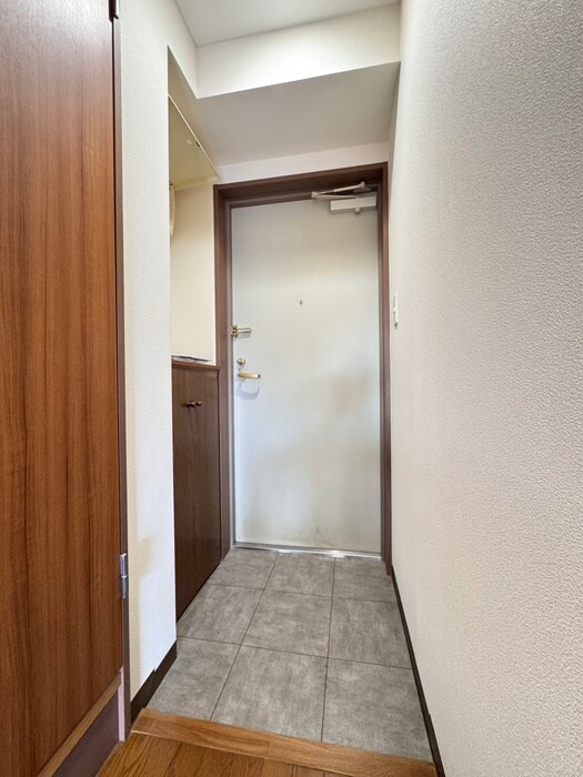 物件内観写真18　(玄関)