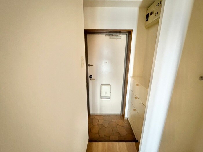 物件内観写真12　(玄関)