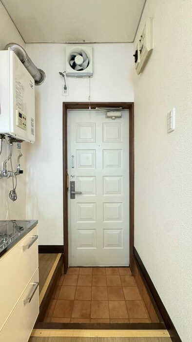 物件内観写真17　(玄関)