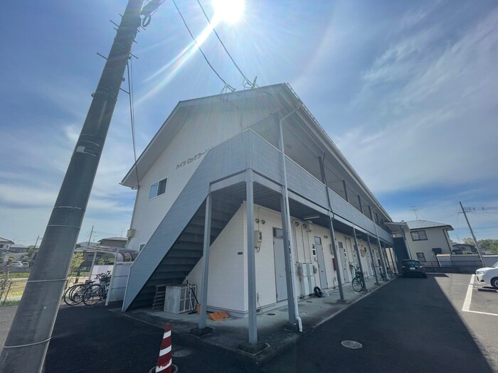 物件外観写真2　(エントランス部分)