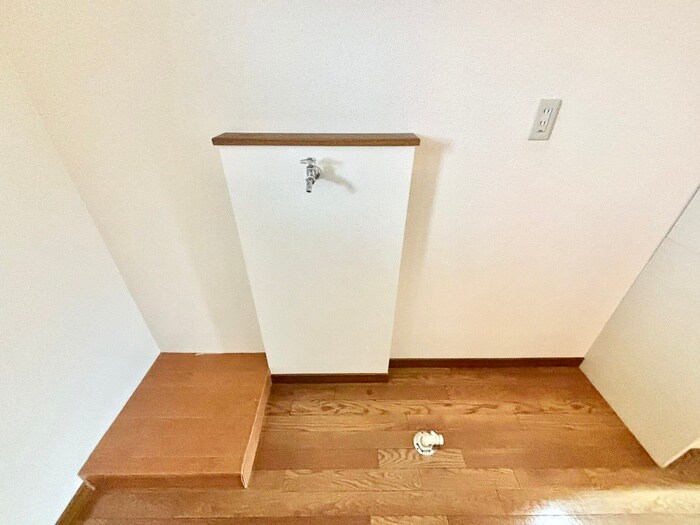 物件内観写真14　(洗濯機置場)